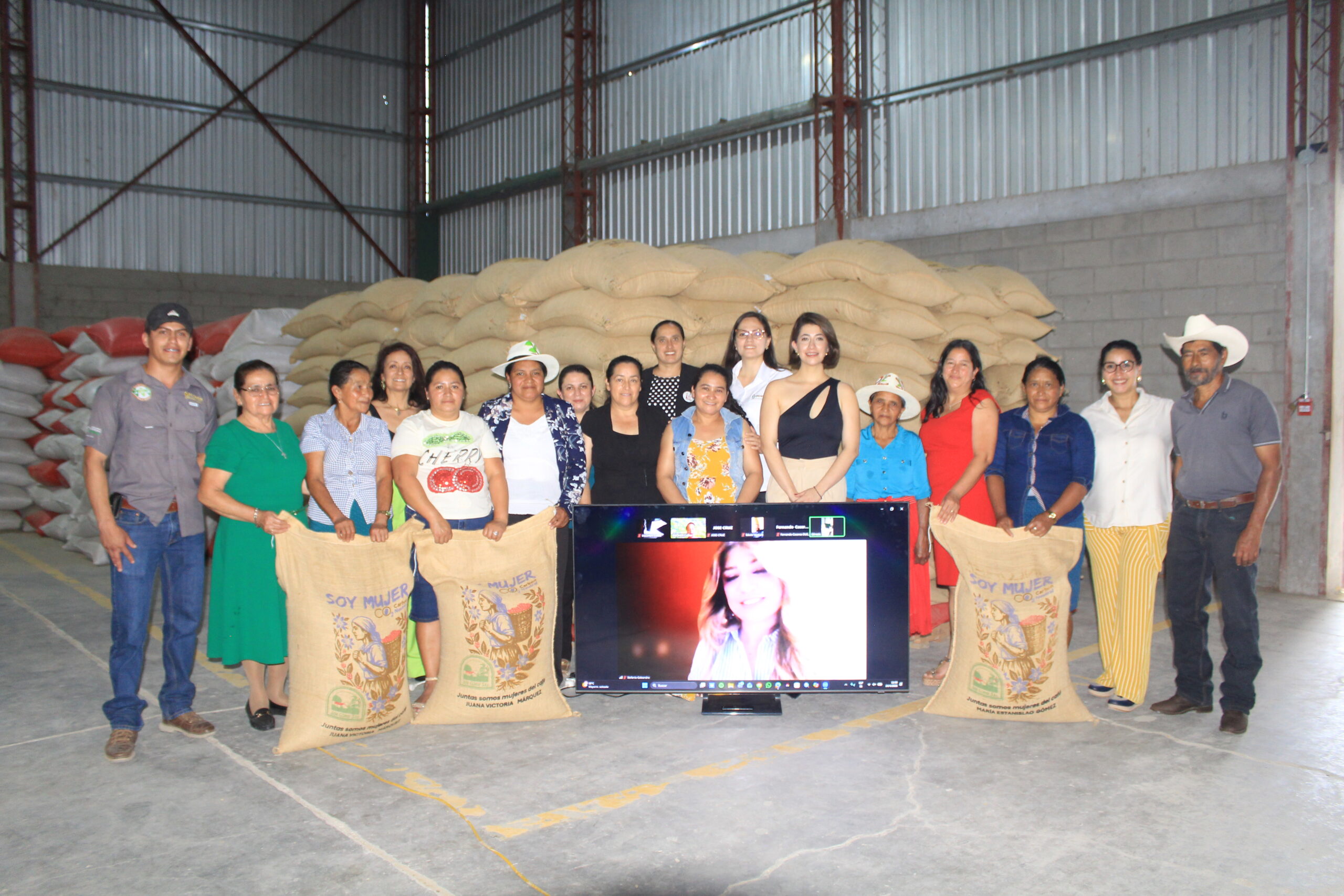 Primer contenedor de café producido 100% mujeres, Libre de Desforestación y Carbono Neutral